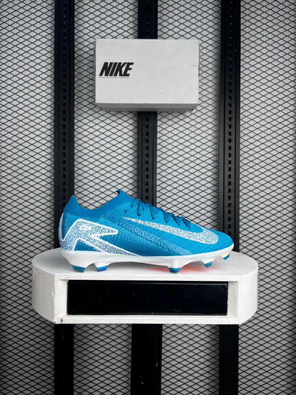 Nike Air Zoom Mercurial Vapor 16